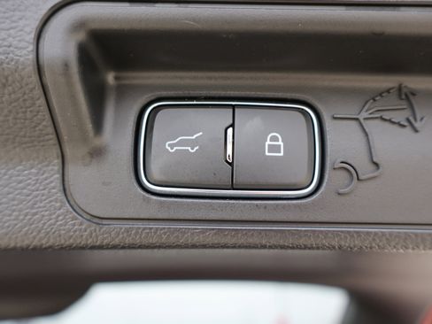 Used 2023 Ford Explorer XLT w/ Equipment Group 202A image 28