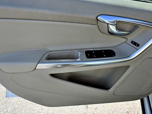 Used 2014 Volvo S60 T5 image 15