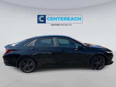 Used 2023 Hyundai Elantra SEL FWD image 4