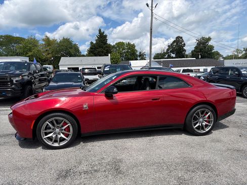 Used 2025 Dodge Charger Daytona Scat Pack w/ Track Pack AWD/4WD image 10