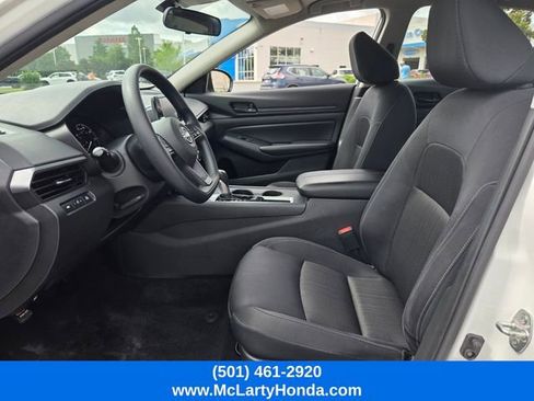 Used 2024 Nissan Altima 2.5 S FWD image 9