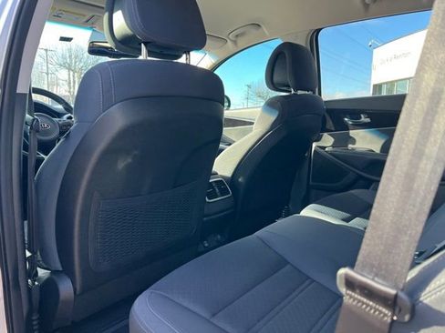 Used 2016 Kia Sorento LX w/ LX Convenience Package image 13
