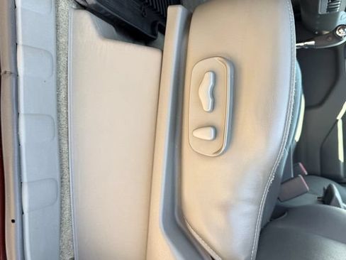 Used 2016 Nissan Frontier SL w/ Moonroof Package AWD/4WD image 25
