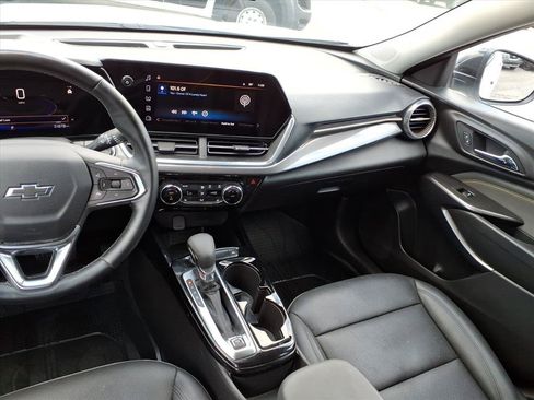 Used 2025 Chevrolet Trax ACTIV w/ Driver Confidence Package FWD image 7