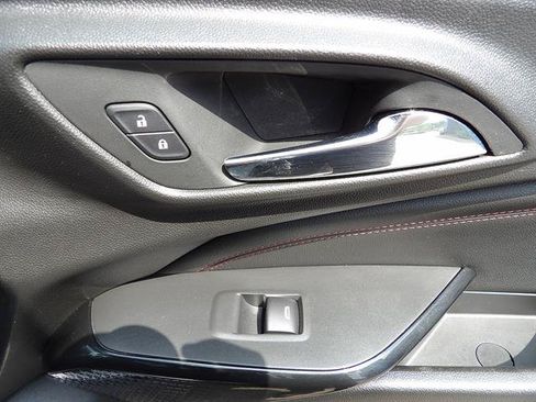 Certified 2024 Chevrolet Trax RS w/ Sunroof Package FWD image 36