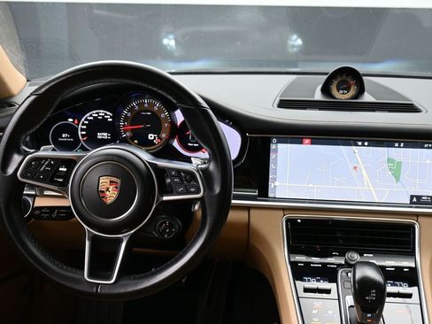 Used 2018 Porsche Panamera 4S w/ Premium Package Plus image 11