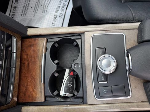 Used 2011 Mercedes-Benz E 350 4MATIC Sedan image 19