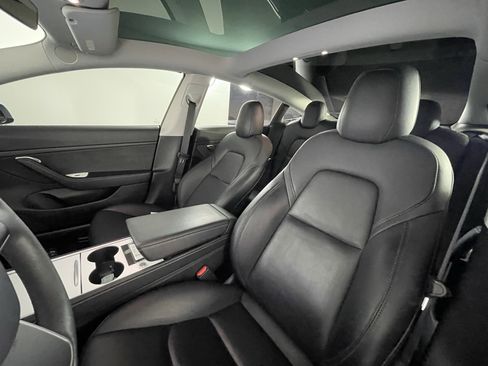 Used 2021 Tesla Model 3 Performance image 9