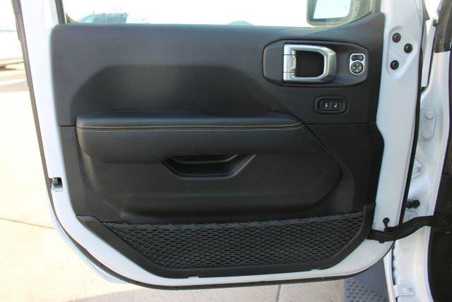 Used 2024 Jeep Wrangler Unlimited Sahara AWD/4WD image 21