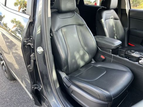 Used 2023 Kia Sportage EX image 27