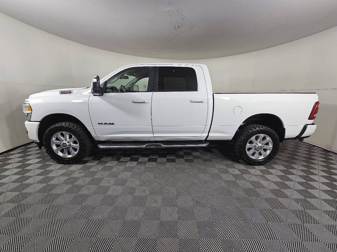 Used 2023 RAM 2500 Laramie AWD/4WD image 6