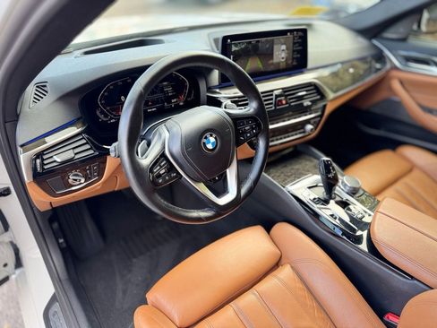 Used 2021 BMW 530i xDrive image 13