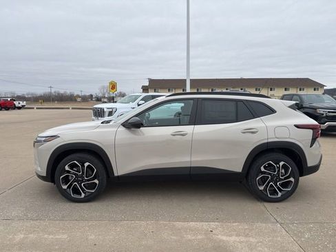 New 2026 Chevrolet Trax RS w/ Sunroof Package image 6