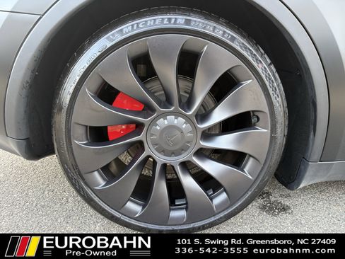 Used 2023 Tesla Model Y Performance image 34