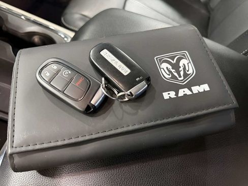 Used 2017 RAM 1500 Laramie AWD/4WD image 42