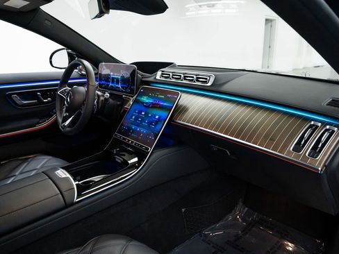 Used 2023 Mercedes-Benz Maybach S 680 4MATIC image 32