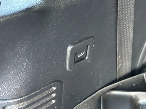 Used 2015 Ford Expedition Platinum image 25