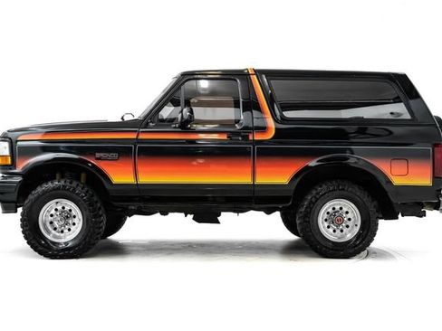 Used 1996 Ford Bronco XLT image 9