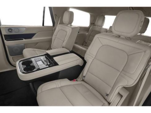 Used 2019 Lincoln Navigator Select w/ Technology Package image 14