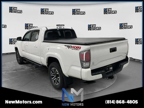 Used 2022 Toyota Tacoma TRD Sport AWD/4WD image 2