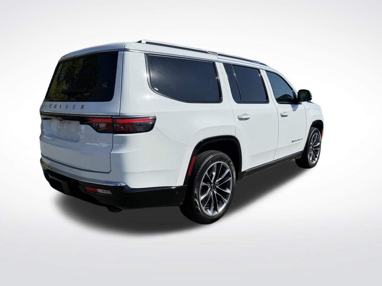 Used 2025 Jeep Wagoneer Series III w/ Premium Group I AWD/4WD image 5