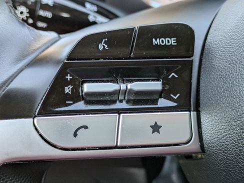 Certified 2024 Hyundai Elantra Limited image 26