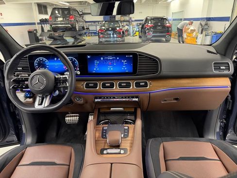 Used 2024 Mercedes-Benz GLS 63 AMG 4MATIC image 15