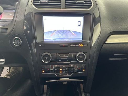 Used 2019 Ford Explorer XLT w/ Equipment Group 202A image 22