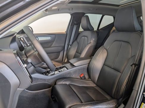 Used 2023 Volvo XC40 B5 Plus w/ Driver Assist Package image 13