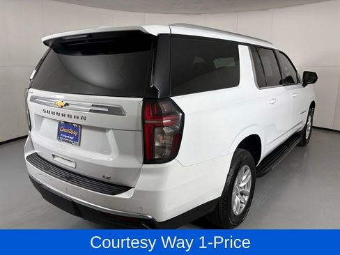 Used 2024 Chevrolet Suburban LT RWD image 11