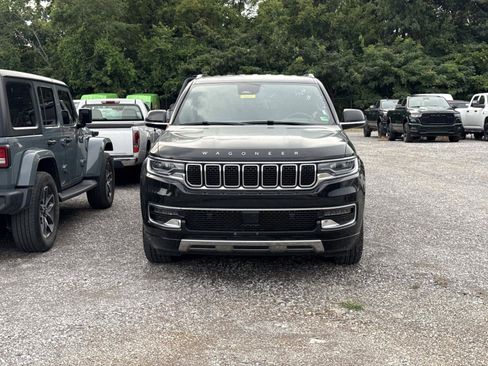 Used 2024 Jeep Wagoneer Series III AWD/4WD image 2