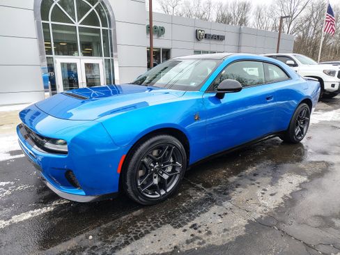 New 2026 Dodge Charger Daytona Scat Pack image 4