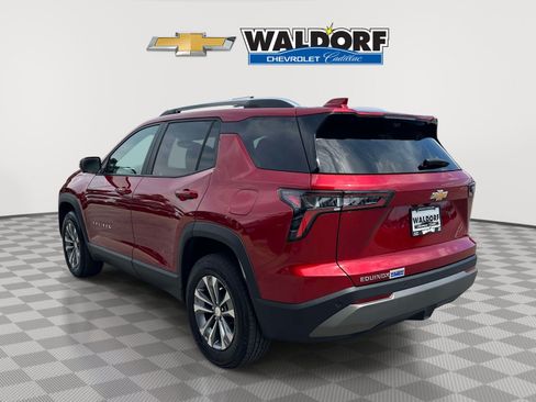 Used 2025 Chevrolet Equinox LT w/ Convenience Package II FWD image 4