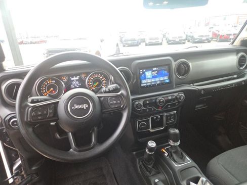 Used 2022 Jeep Wrangler Sport image 14