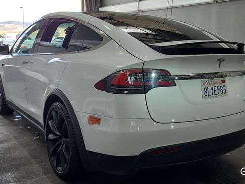Used 2019 Tesla Model X Long Range AWD/4WD image 2