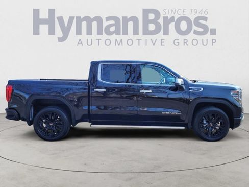 Used 2022 GMC Sierra 1500 Denali w/ Denali Reserve Package AWD/4WD image 2