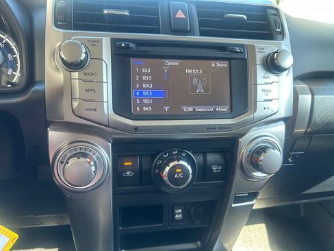 Certified 2016 Toyota 4Runner SR5 AWD/4WD image 21