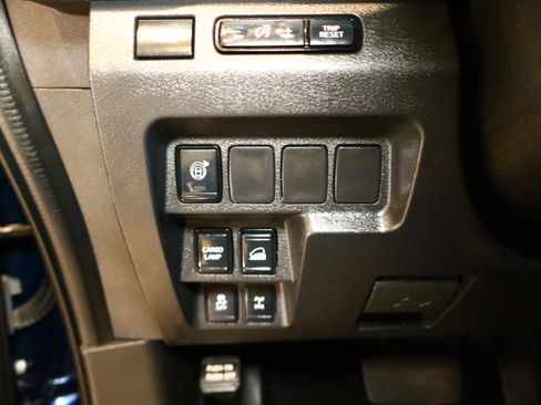 Used 2023 Nissan Frontier PRO-4X w/ Technology Package image 40