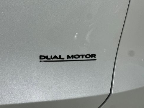 Used 2021 Tesla Model Y Long Range image 30