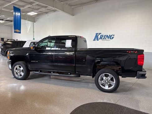Used 2019 Chevrolet Silverado 2500 W/T w/ Snow Plow Prep Package AWD/4WD image 3
