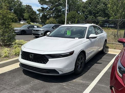 Used 2023 Honda Accord EX image 3