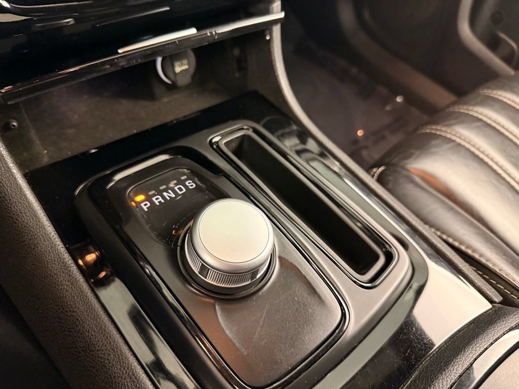 Used 2019 Chrysler 300 S AWD/4WD image 40