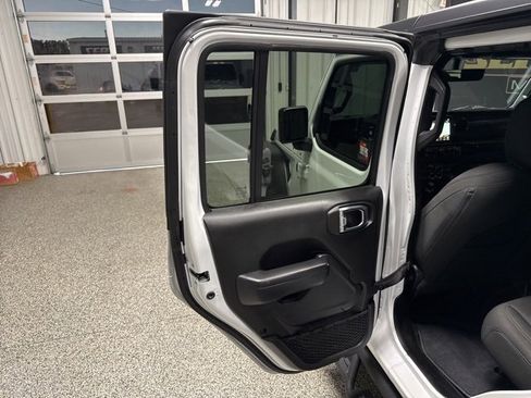 Used 2022 Jeep Wrangler Unlimited Sport image 15