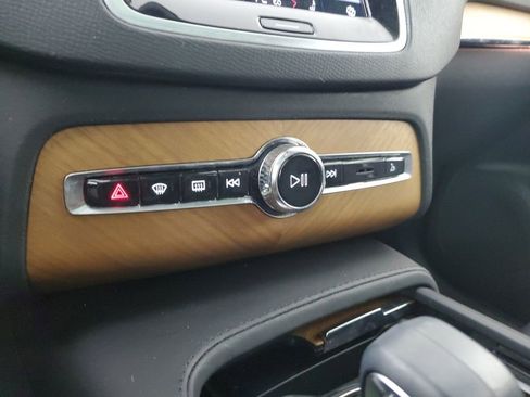 Certified 2023 Volvo XC90 B5 Plus w/ Protection Package Premier AWD/4WD image 33
