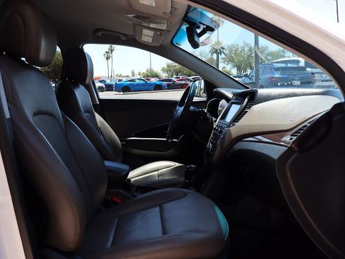 Used 2017 Hyundai Santa Fe Sport FWD image 35