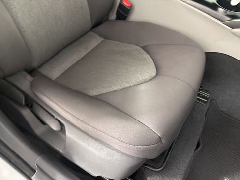 Used 2018 Toyota Camry L image 27