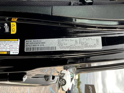 Used 2024 Jeep Wrangler Sahara image 35