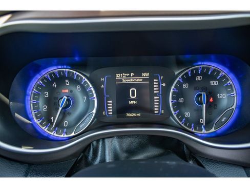 Used 2023 Chrysler Voyager LX FWD image 34