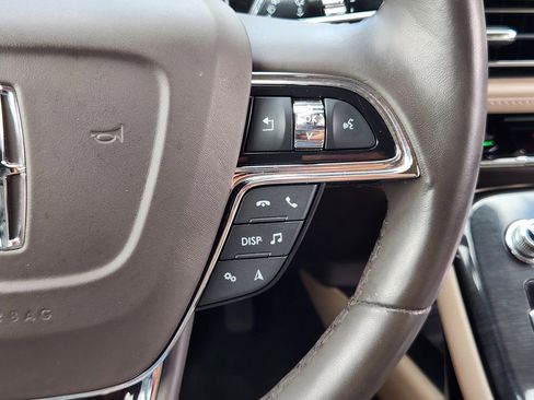 Used 2023 Lincoln Nautilus Reserve AWD/4WD image 19