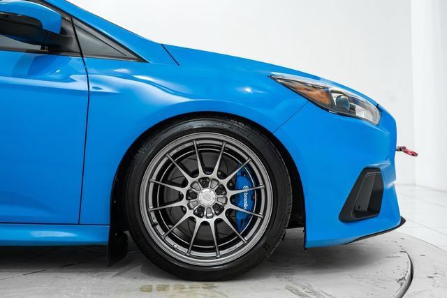 Used 2017 Ford Focus RS AWD/4WD image 15